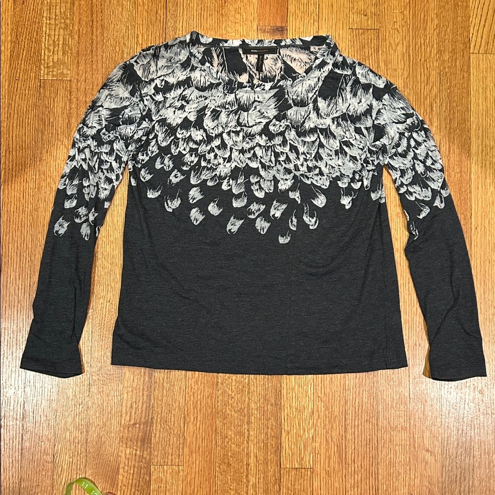 BCBG Maxazria Charcoal Gray and White Feather Print Long Sleeve Top Size Large